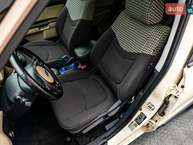 Киа Soul, объемом двигателя 2 л и пробегом 101 тыс. км за 9934 $, фото 8 на Automoto.ua