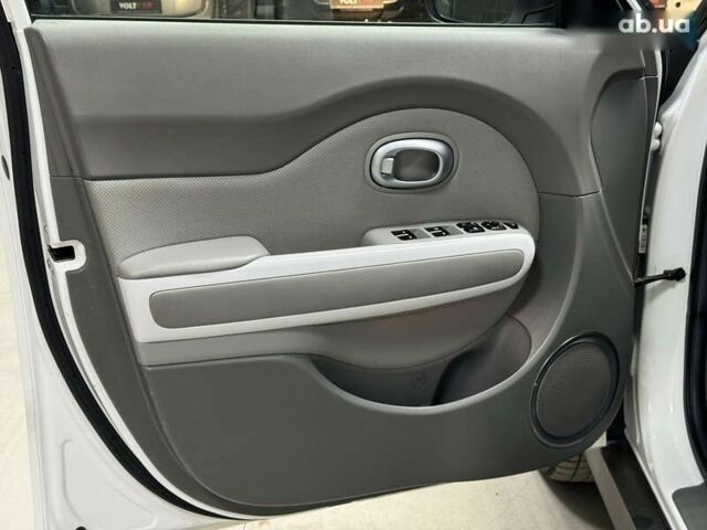 Киа Soul, объемом двигателя 0 л и пробегом 101 тыс. км за 7500 $, фото 14 на Automoto.ua
