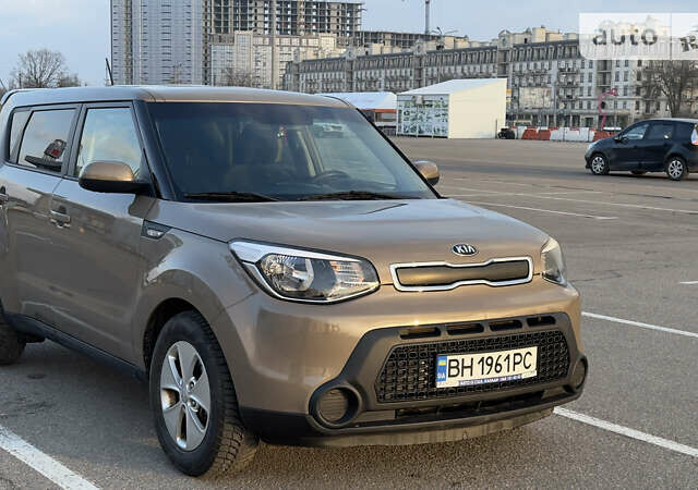 Киа Soul, объемом двигателя 1.6 л и пробегом 155 тыс. км за 9500 $, фото 2 на Automoto.ua