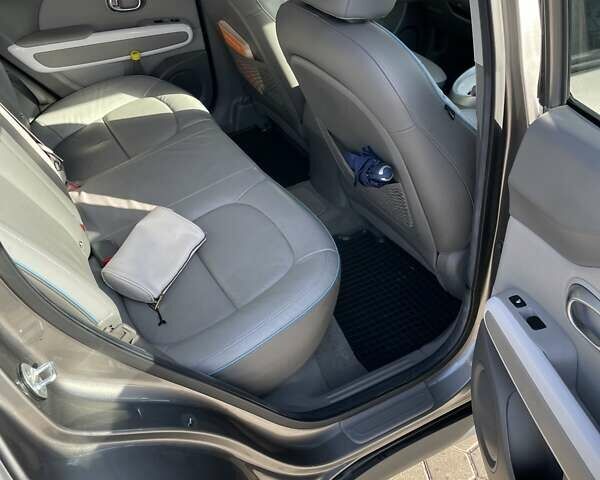 Кіа Soul, об'ємом двигуна 0 л та пробігом 98 тис. км за 7700 $, фото 13 на Automoto.ua