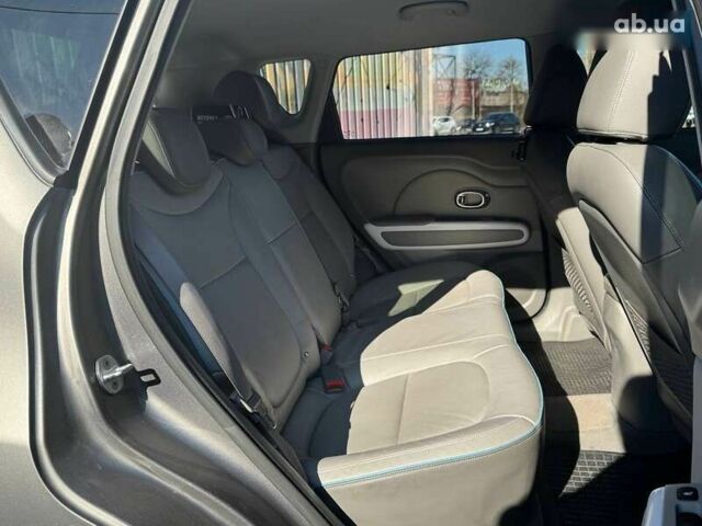 Киа Soul, объемом двигателя 0 л и пробегом 138 тыс. км за 12890 $, фото 8 на Automoto.ua