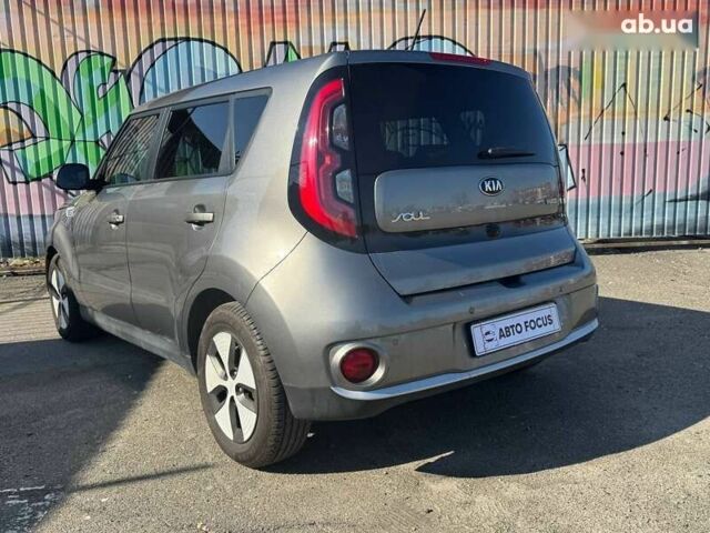 Киа Soul, объемом двигателя 0 л и пробегом 138 тыс. км за 12890 $, фото 4 на Automoto.ua