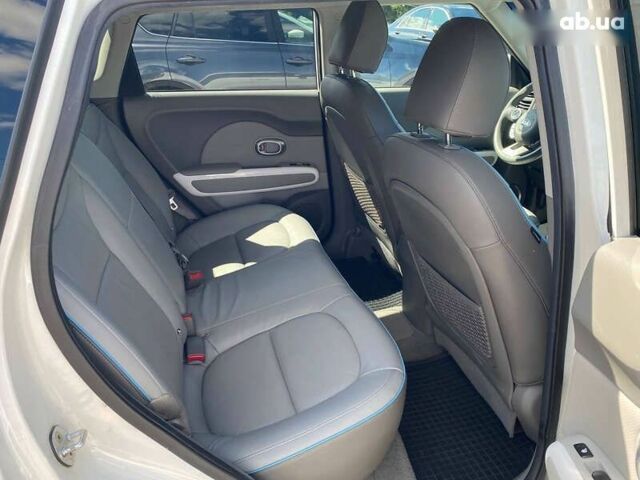 Киа Soul, объемом двигателя 0 л и пробегом 132 тыс. км за 7999 $, фото 11 на Automoto.ua