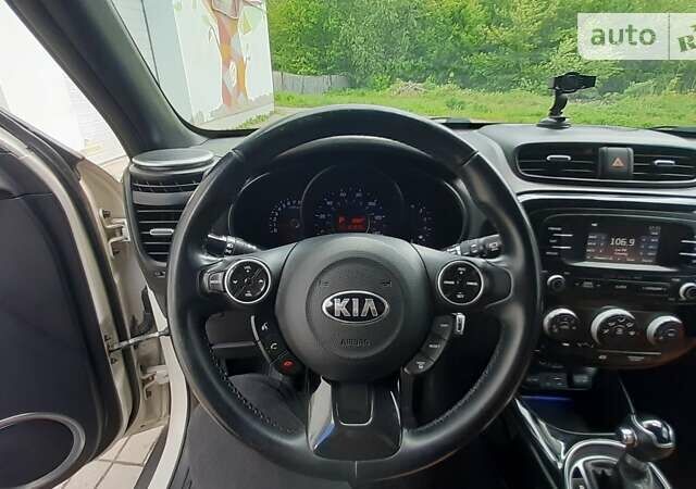 Киа Soul, объемом двигателя 2 л и пробегом 195 тыс. км за 10700 $, фото 8 на Automoto.ua