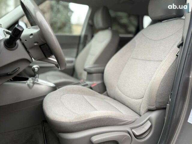 Киа Soul, объемом двигателя 0 л и пробегом 141 тыс. км за 10444 $, фото 7 на Automoto.ua