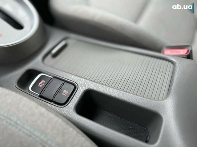 Киа Soul, объемом двигателя 0 л и пробегом 141 тыс. км за 10444 $, фото 24 на Automoto.ua