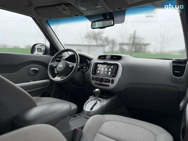 Киа Soul, объемом двигателя 0 л и пробегом 141 тыс. км за 10444 $, фото 5 на Automoto.ua