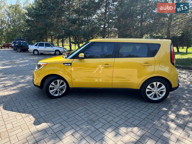 Жовтий Кіа Soul, об'ємом двигуна 2 л та пробігом 260 тис. км за 8700 $, фото 5 на Automoto.ua