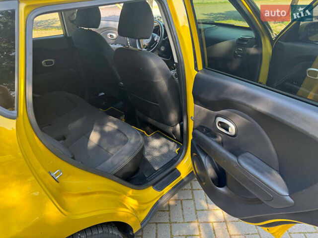Жовтий Кіа Soul, об'ємом двигуна 2 л та пробігом 260 тис. км за 8700 $, фото 20 на Automoto.ua