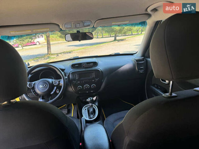 Жовтий Кіа Soul, об'ємом двигуна 2 л та пробігом 260 тис. км за 8700 $, фото 17 на Automoto.ua