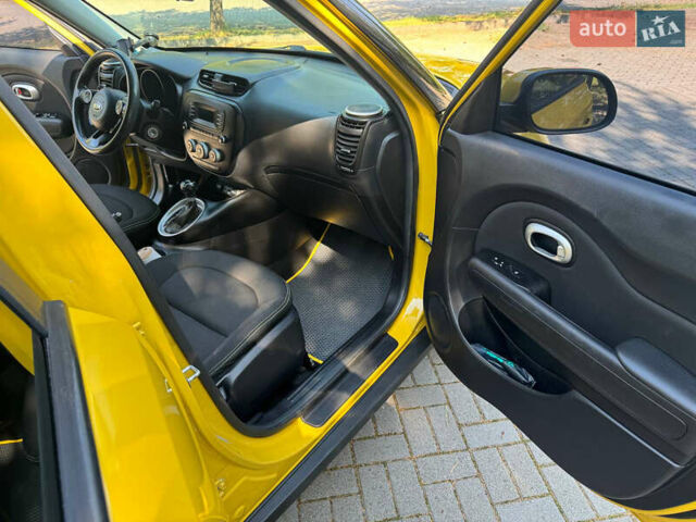 Жовтий Кіа Soul, об'ємом двигуна 2 л та пробігом 260 тис. км за 8700 $, фото 19 на Automoto.ua