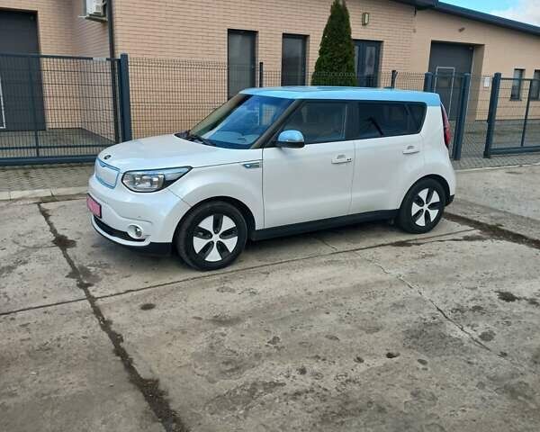 Желтый Киа Soul, объемом двигателя 0 л и пробегом 91 тыс. км за 7559 $, фото 3 на Automoto.ua