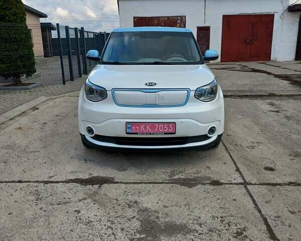 Желтый Киа Soul, объемом двигателя 0 л и пробегом 91 тыс. км за 7559 $, фото 15 на Automoto.ua