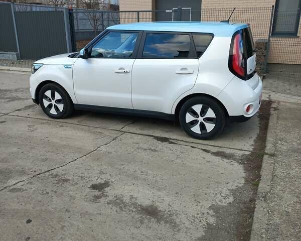 Желтый Киа Soul, объемом двигателя 0 л и пробегом 91 тыс. км за 7559 $, фото 5 на Automoto.ua