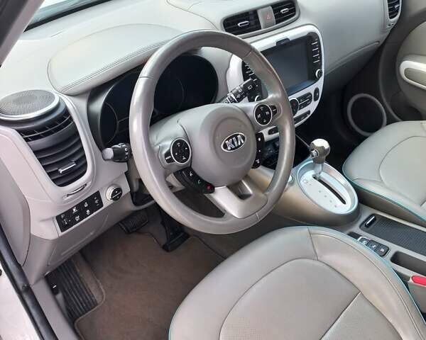 Желтый Киа Soul, объемом двигателя 0 л и пробегом 91 тыс. км за 7559 $, фото 42 на Automoto.ua