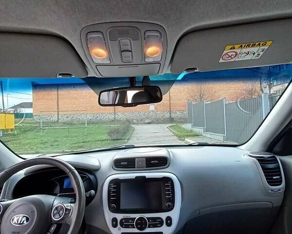 Желтый Киа Soul, объемом двигателя 0 л и пробегом 91 тыс. км за 7559 $, фото 49 на Automoto.ua