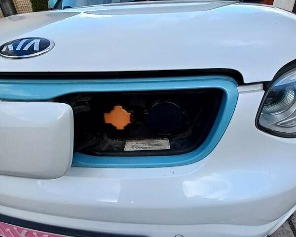 Желтый Киа Soul, объемом двигателя 0 л и пробегом 91 тыс. км за 7559 $, фото 50 на Automoto.ua