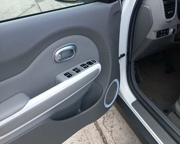 Желтый Киа Soul, объемом двигателя 0 л и пробегом 91 тыс. км за 7559 $, фото 35 на Automoto.ua