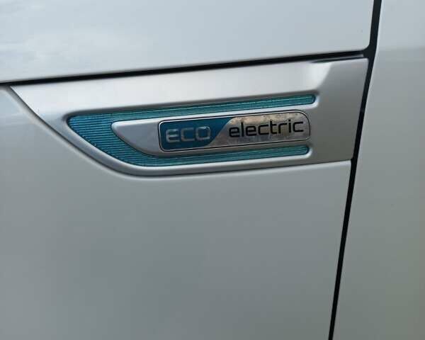 Желтый Киа Soul, объемом двигателя 0 л и пробегом 91 тыс. км за 7559 $, фото 19 на Automoto.ua