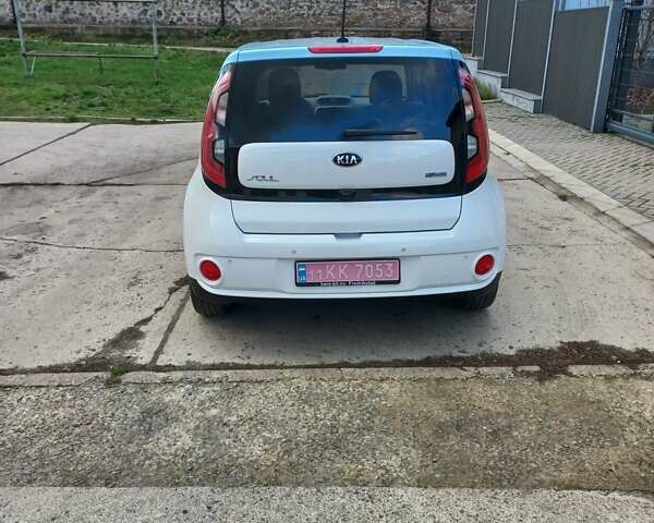 Желтый Киа Soul, объемом двигателя 0 л и пробегом 91 тыс. км за 7559 $, фото 13 на Automoto.ua