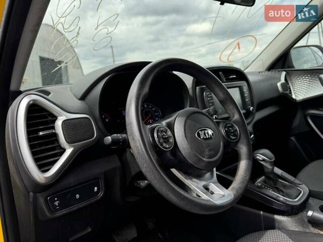 Желтый Киа Soul, объемом двигателя 2 л и пробегом 58 тыс. км за 11900 $, фото 10 на Automoto.ua