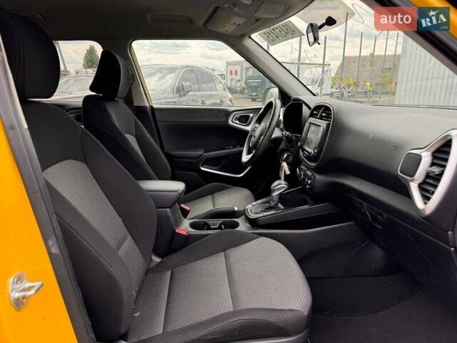 Желтый Киа Soul, объемом двигателя 2 л и пробегом 58 тыс. км за 11900 $, фото 16 на Automoto.ua