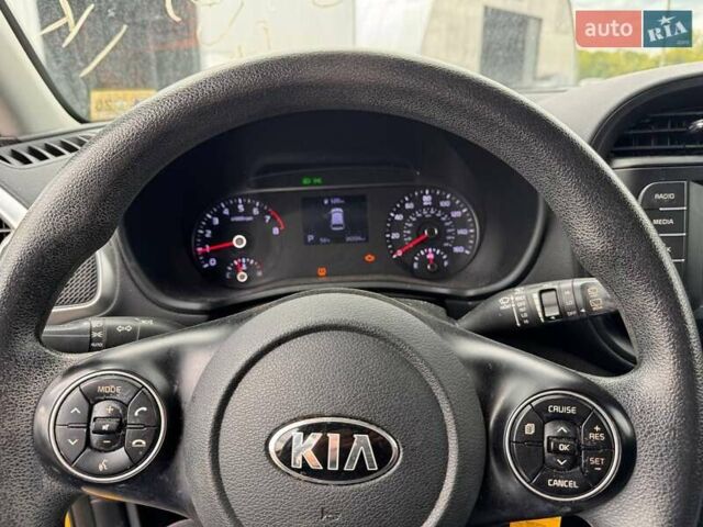 Желтый Киа Soul, объемом двигателя 2 л и пробегом 58 тыс. км за 11900 $, фото 12 на Automoto.ua
