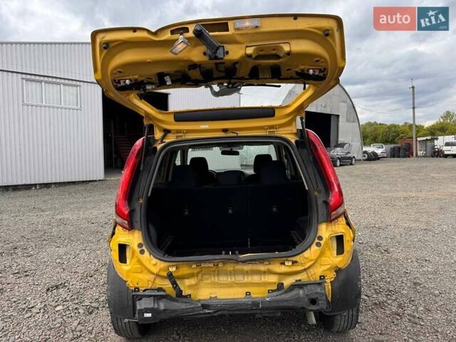 Желтый Киа Soul, объемом двигателя 2 л и пробегом 58 тыс. км за 11900 $, фото 5 на Automoto.ua