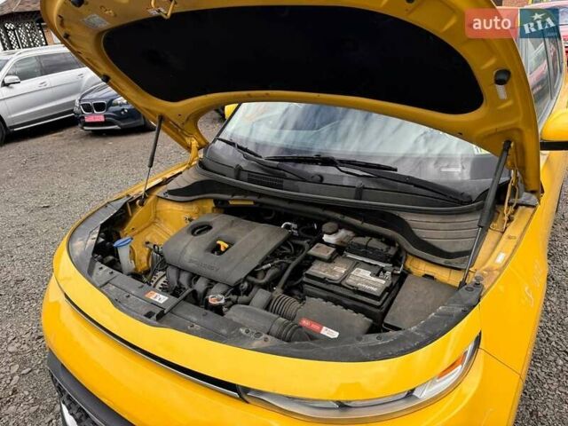 Желтый Киа Soul, объемом двигателя 2 л и пробегом 58 тыс. км за 11900 $, фото 7 на Automoto.ua