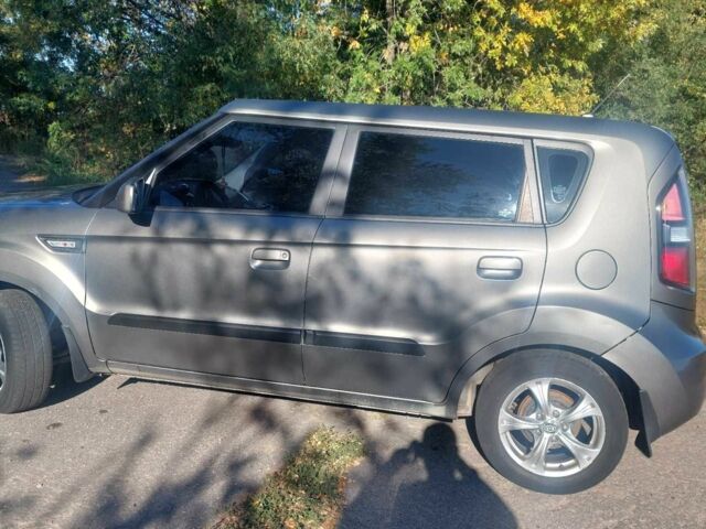 Серый Киа Soul, объемом двигателя 1.6 л и пробегом 146 тыс. км за 6500 $, фото 5 на Automoto.ua