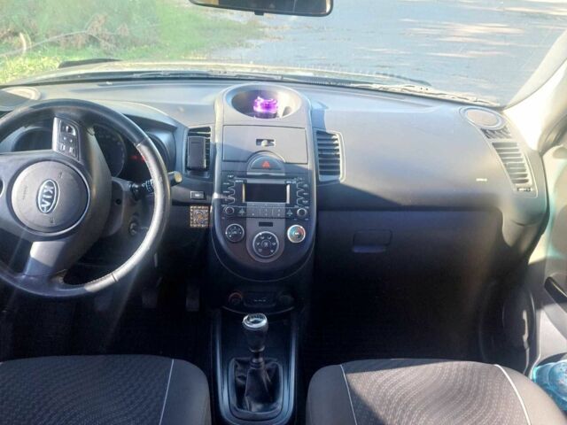 Серый Киа Soul, объемом двигателя 1.6 л и пробегом 146 тыс. км за 6500 $, фото 11 на Automoto.ua