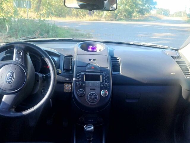 Серый Киа Soul, объемом двигателя 1.6 л и пробегом 146 тыс. км за 6500 $, фото 10 на Automoto.ua