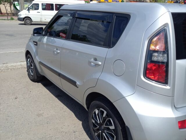 Сірий Кіа Soul, об'ємом двигуна 1.6 л та пробігом 175 тис. км за 7999 $, фото 3 на Automoto.ua