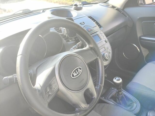 Сірий Кіа Soul, об'ємом двигуна 1.6 л та пробігом 209 тис. км за 7800 $, фото 12 на Automoto.ua
