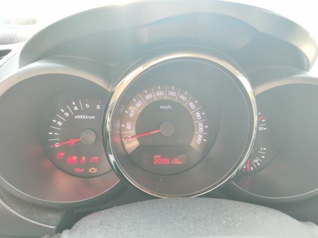 Сірий Кіа Soul, об'ємом двигуна 1.6 л та пробігом 209 тис. км за 7800 $, фото 4 на Automoto.ua