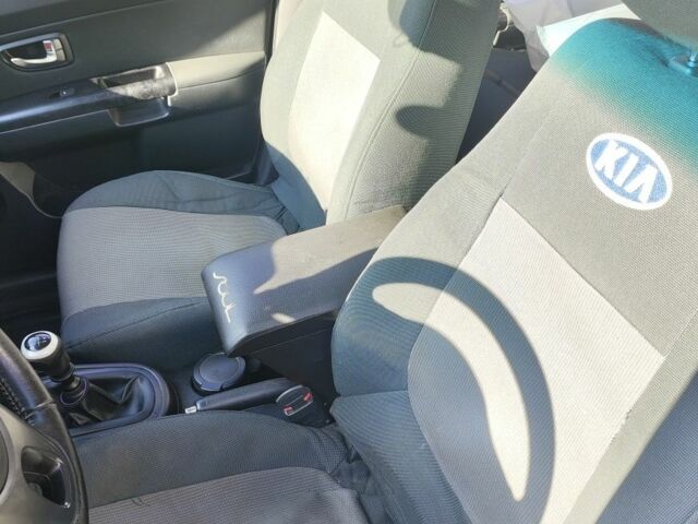 Сірий Кіа Soul, об'ємом двигуна 1.6 л та пробігом 209 тис. км за 7800 $, фото 14 на Automoto.ua