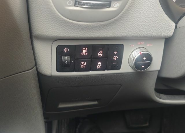 Серый Киа Soul, объемом двигателя 0 л и пробегом 149 тыс. км за 6600 $, фото 3 на Automoto.ua