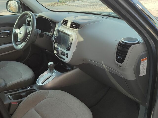 Серый Киа Soul, объемом двигателя 0 л и пробегом 78 тыс. км за 7100 $, фото 15 на Automoto.ua