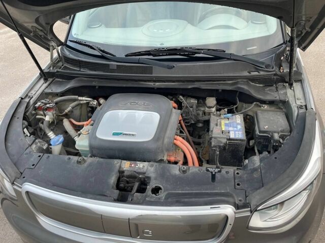 Серый Киа Soul, объемом двигателя 0 л и пробегом 117 тыс. км за 6500 $, фото 7 на Automoto.ua