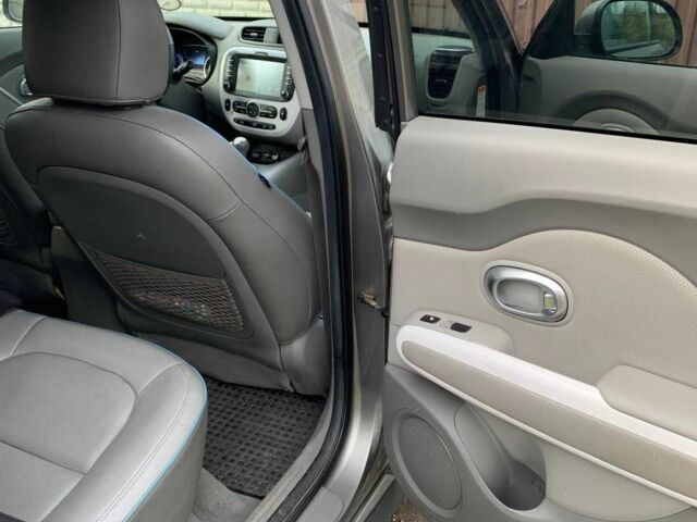 Серый Киа Soul, объемом двигателя 0.1 л и пробегом 135 тыс. км за 6999 $, фото 3 на Automoto.ua