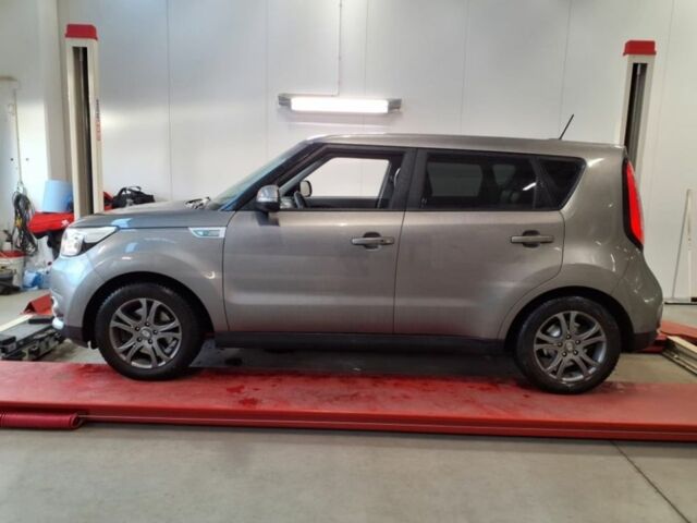 Серый Киа Soul, объемом двигателя 0 л и пробегом 89 тыс. км за 7500 $, фото 2 на Automoto.ua