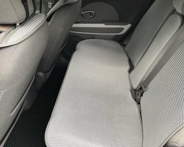 Серый Киа Soul, объемом двигателя 0 л и пробегом 71 тыс. км за 12500 $, фото 4 на Automoto.ua