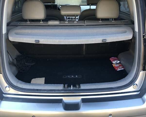 Серый Киа Soul, объемом двигателя 0 л и пробегом 106 тыс. км за 12000 $, фото 3 на Automoto.ua