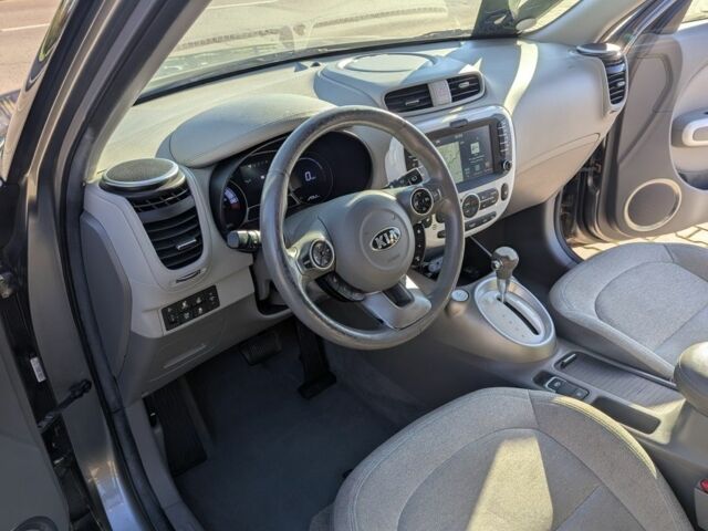 Серый Киа Soul, объемом двигателя 0 л и пробегом 160 тыс. км за 5400 $, фото 7 на Automoto.ua