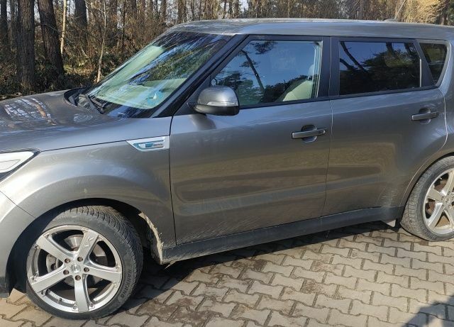 Серый Киа Soul, объемом двигателя 0 л и пробегом 149 тыс. км за 6600 $, фото 6 на Automoto.ua