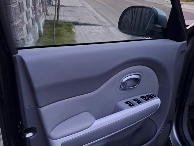 Серый Киа Soul, объемом двигателя 0 л и пробегом 124 тыс. км за 8300 $, фото 3 на Automoto.ua