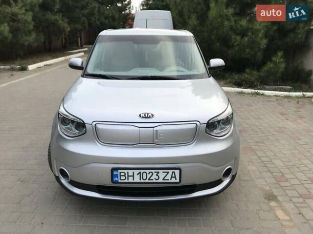 Серый Киа Soul, объемом двигателя 0 л и пробегом 71 тыс. км за 12500 $, фото 1 на Automoto.ua