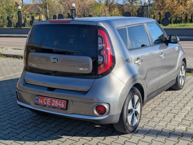 Серый Киа Soul, объемом двигателя 0 л и пробегом 160 тыс. км за 5400 $, фото 3 на Automoto.ua
