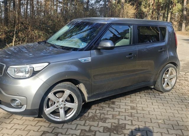 Серый Киа Soul, объемом двигателя 0 л и пробегом 149 тыс. км за 6600 $, фото 10 на Automoto.ua