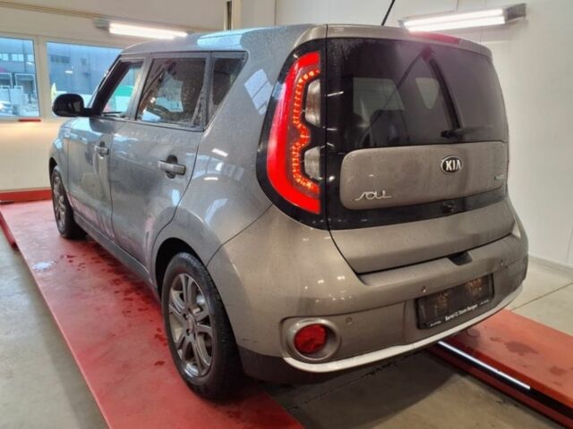Серый Киа Soul, объемом двигателя 0 л и пробегом 89 тыс. км за 7500 $, фото 3 на Automoto.ua
